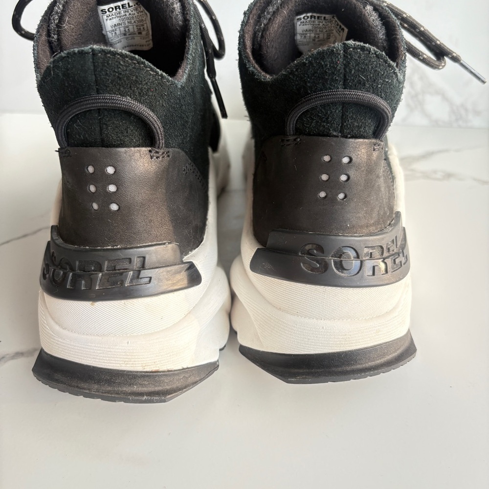Sorel Women sz 7.5 Black Kinetic RNEGD Snow Boot Ankle Bootie Sneaker WaterProof - Picture 4 of 10